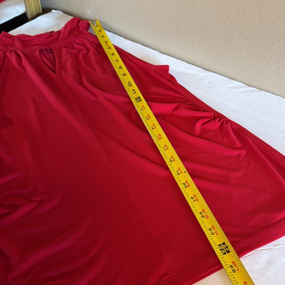 Belldini Women’s Red Halter Keyhole Front Sleeveless Top Size M - Picture 9 of 9